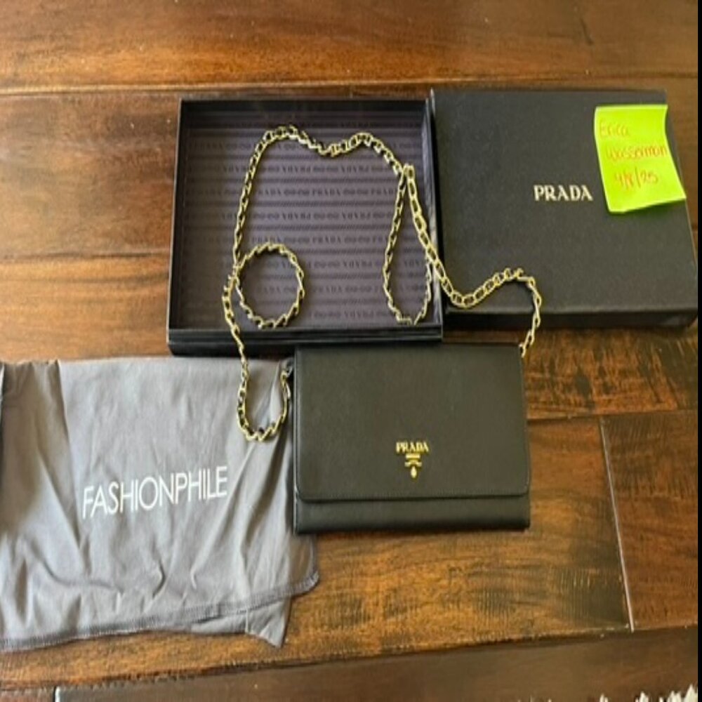 Prada Wallet on Chain
